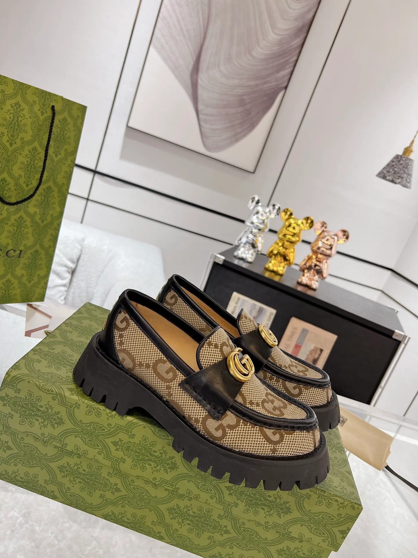 👟👟Ex-factory price 560👟👟 Male +10 Gucci Gucci 2023 early spring new product! The original version is developed into a higher version. Both men and women have open edge beads to ensure consistent quality. Size: 35-41# for women and 39-45# for men.
